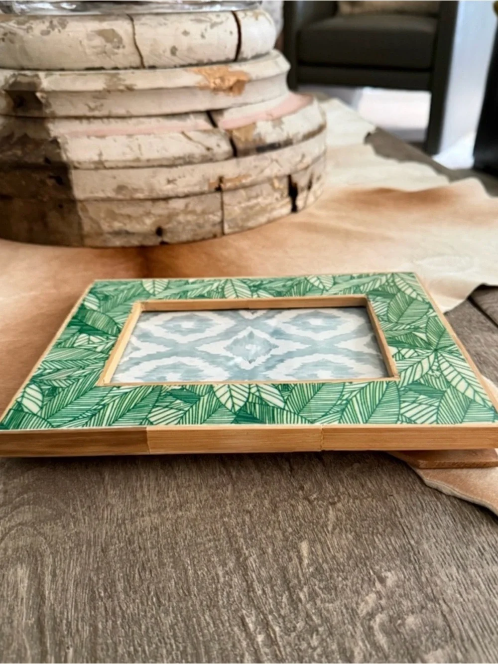 Anthropologie Cabana Green Leaf Pattern Decorative Photo Wooden Frame